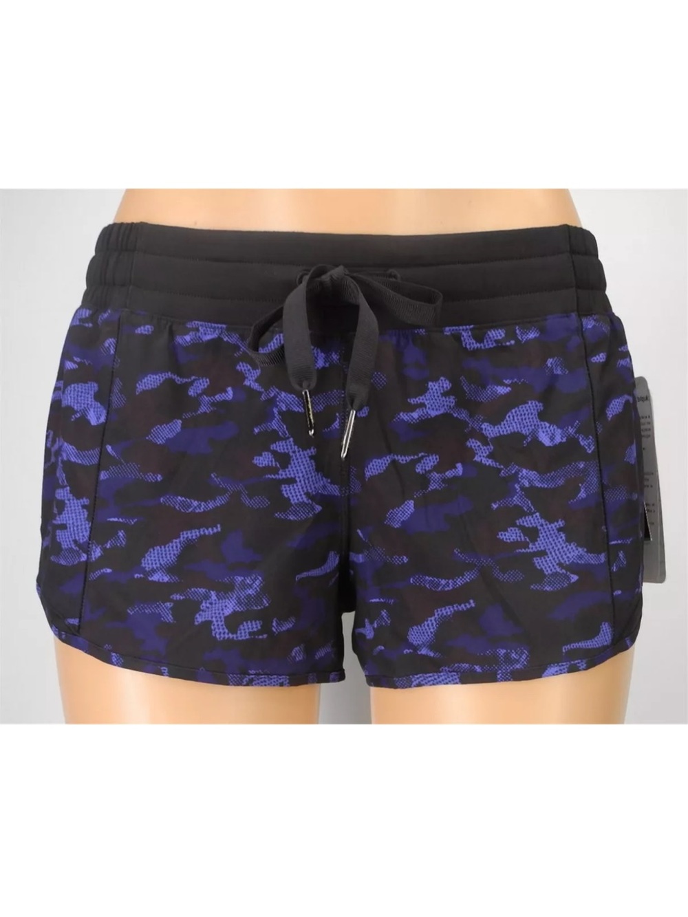 Lululemon Hotty Hot Low Rise 2.5”